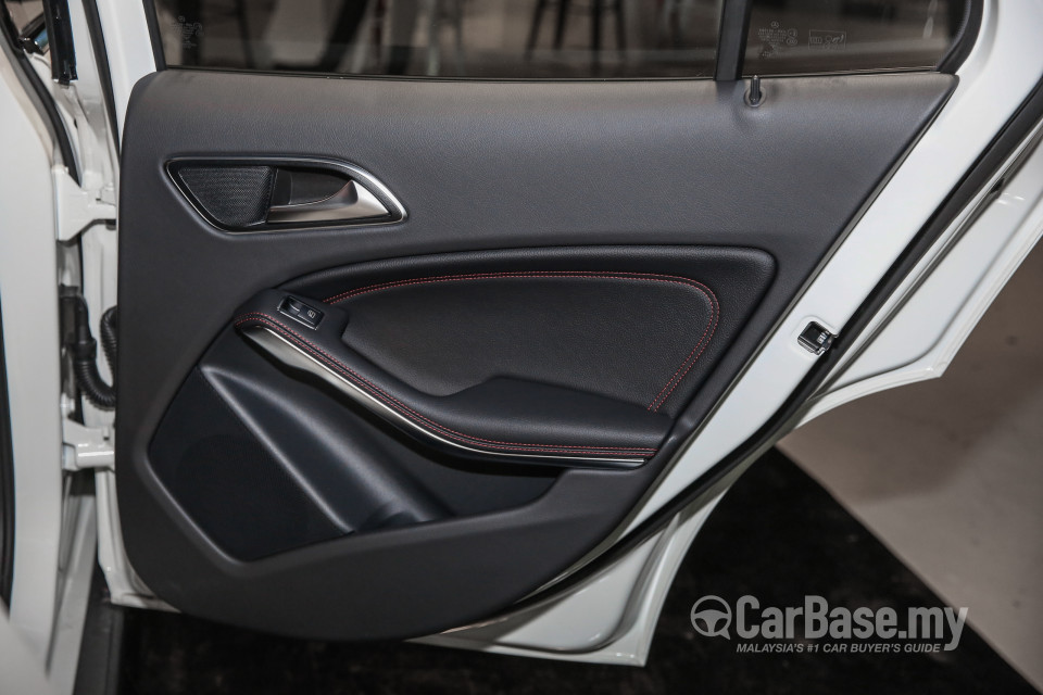 Mercedes-Benz AMG GLA X156 AMG Facelift (2017) Interior