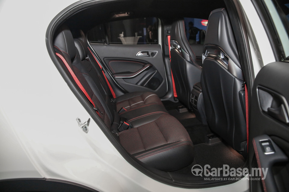 Mercedes-Benz AMG GLA X156 AMG Facelift (2017) Interior