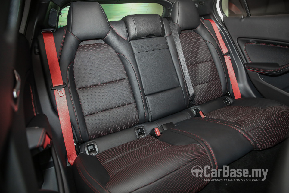 Mercedes-Benz AMG GLA X156 AMG Facelift (2017) Interior