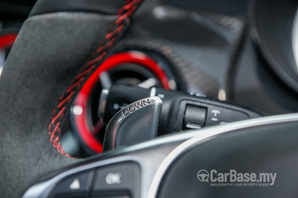 Mercedes-Benz AMG GLA X156 AMG Facelift (2017) Interior