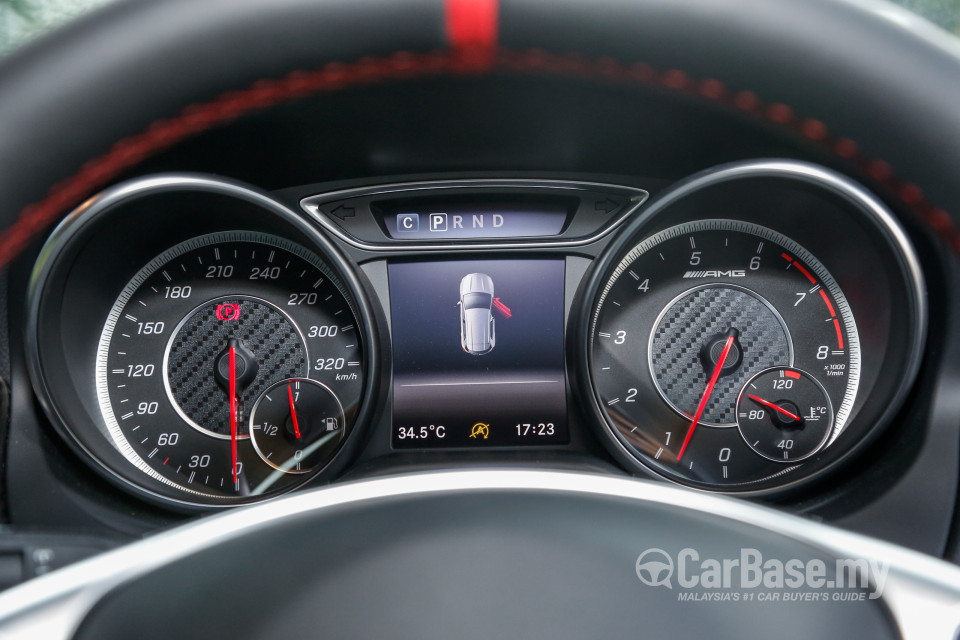 Mercedes-Benz AMG GLA X156 AMG Facelift (2017) Interior