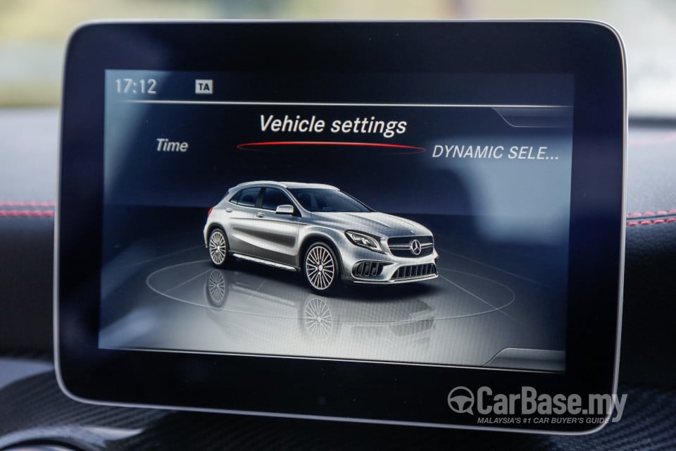 Mercedes-Benz AMG GLA X156 AMG Facelift (2017) Interior