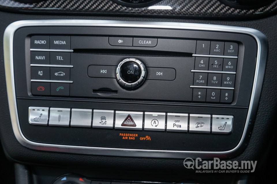 Mercedes-Benz AMG GLA X156 AMG Facelift (2017) Interior