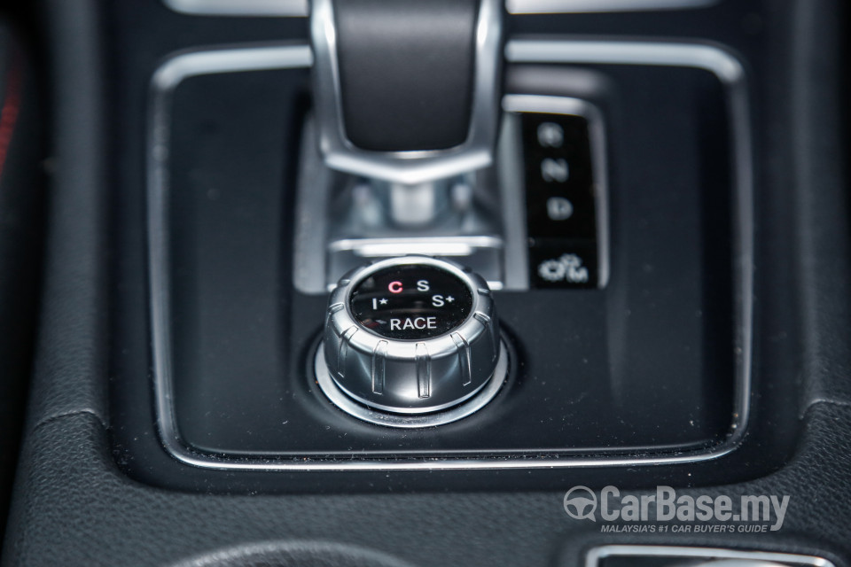 Mercedes-Benz AMG GLA X156 AMG Facelift (2017) Interior