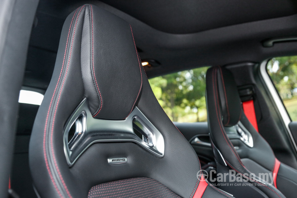 Mercedes-Benz AMG GLA X156 AMG Facelift (2017) Interior