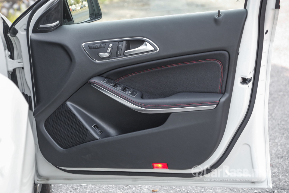 Mercedes-Benz AMG GLA X156 AMG Facelift (2017) Interior