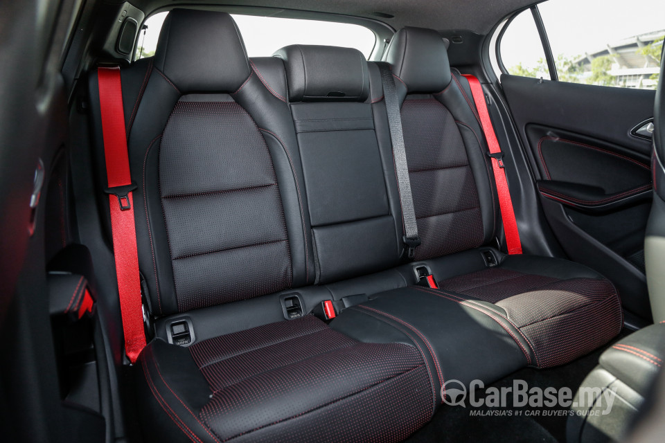 Mercedes-Benz AMG GLA X156 AMG Facelift (2017) Interior