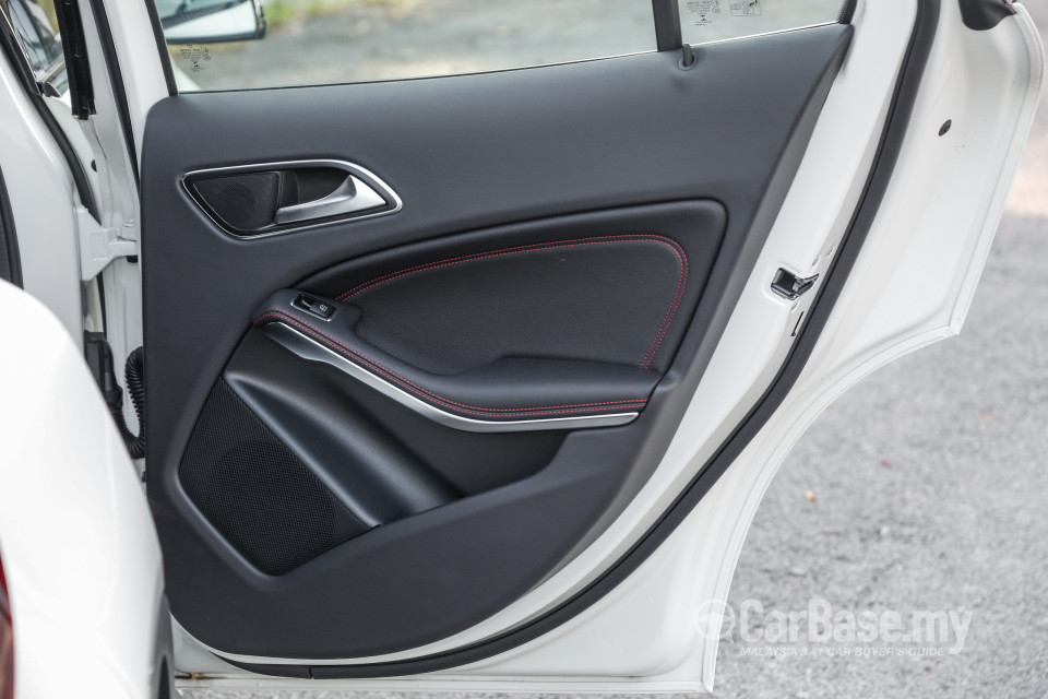 Mercedes-Benz AMG GLA X156 AMG Facelift (2017) Interior