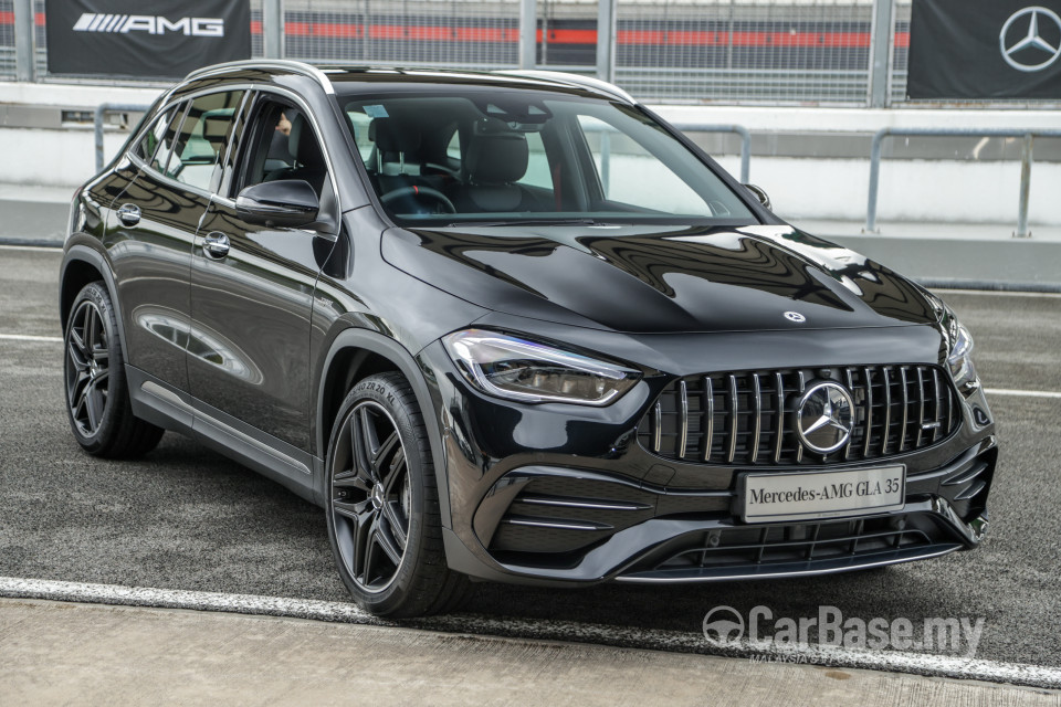 Mercedes-Benz AMG GLA H247 (2022) Exterior