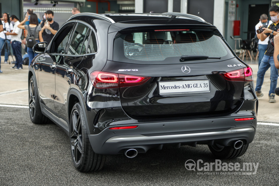 Mercedes-Benz AMG GLA H247 (2022) Exterior