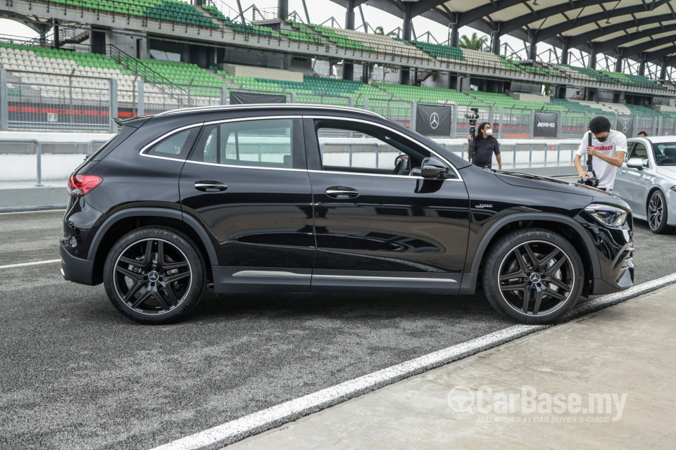 Mercedes-Benz AMG GLA H247 (2022) Exterior