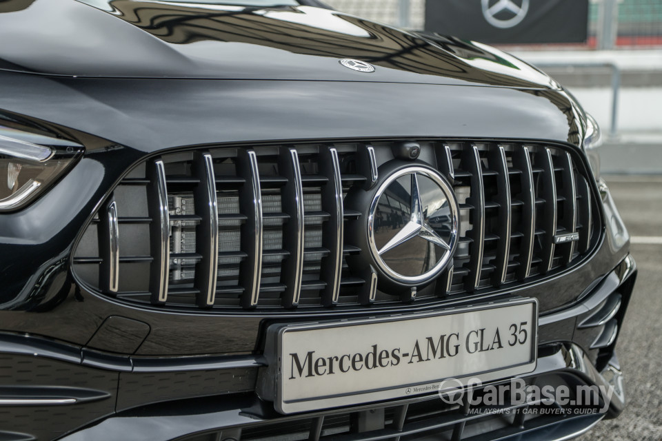 Mercedes-Benz AMG GLA H247 (2022) Exterior