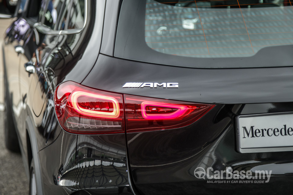 Mercedes-Benz AMG GLA H247 (2022) Exterior