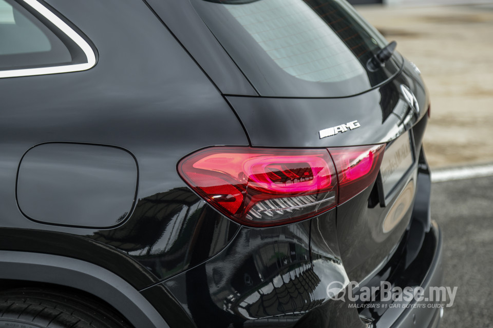 Mercedes-Benz AMG GLA H247 (2022) Exterior