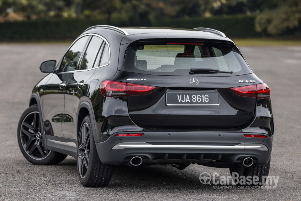 Mercedes-Benz AMG GLA H247 (2022) Exterior