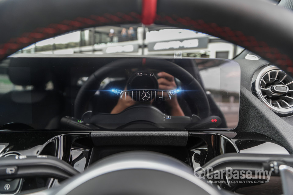 Mercedes-Benz AMG GLA H247 (2022) Interior