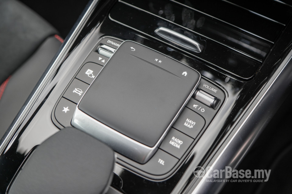 Mercedes-Benz AMG GLA H247 (2022) Interior