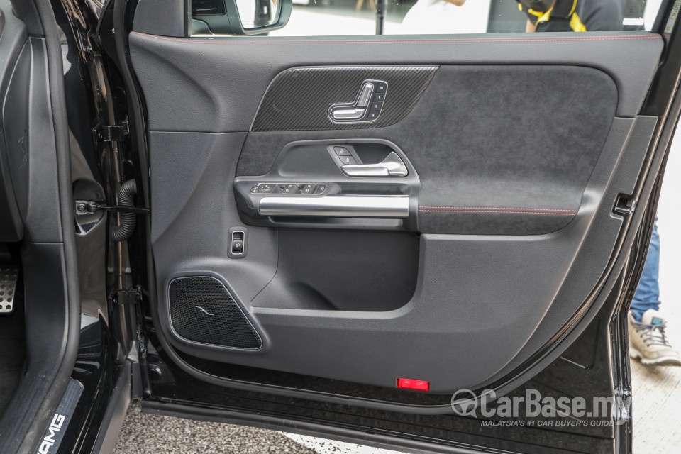 Mercedes-Benz AMG GLA H247 (2022) Interior