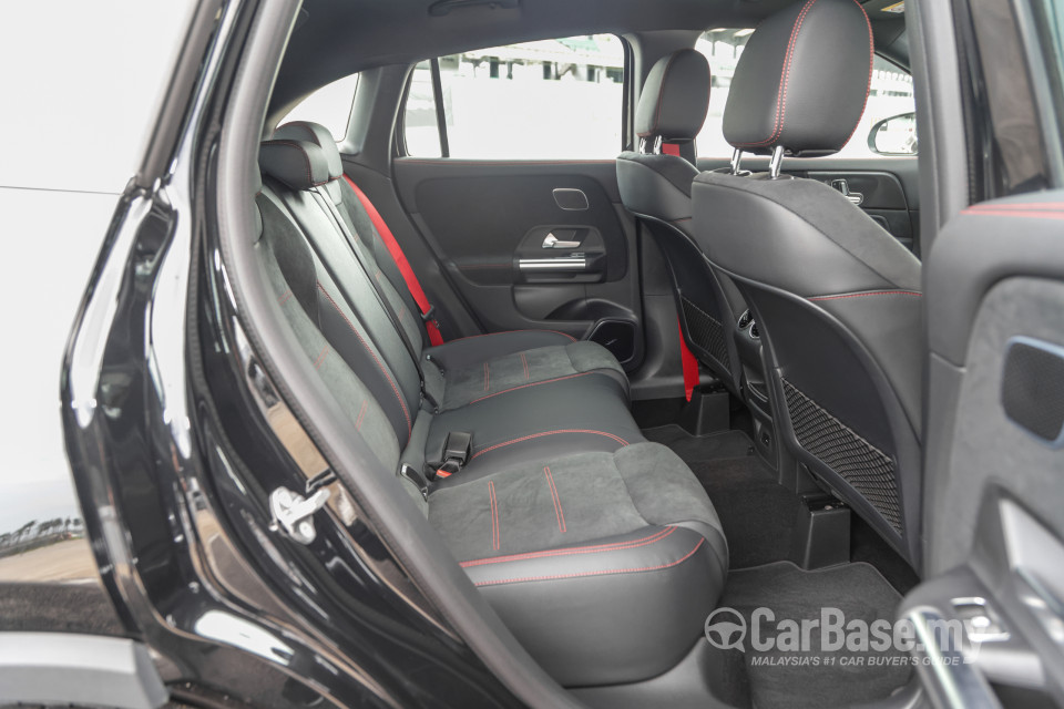Mercedes-Benz AMG GLA H247 (2022) Interior