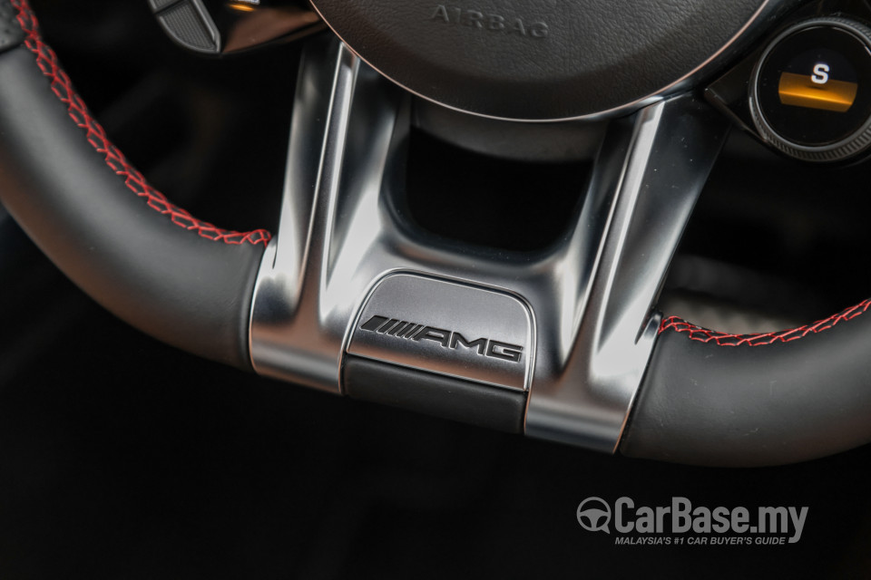 Mercedes-Benz AMG GLA H247 (2022) Interior