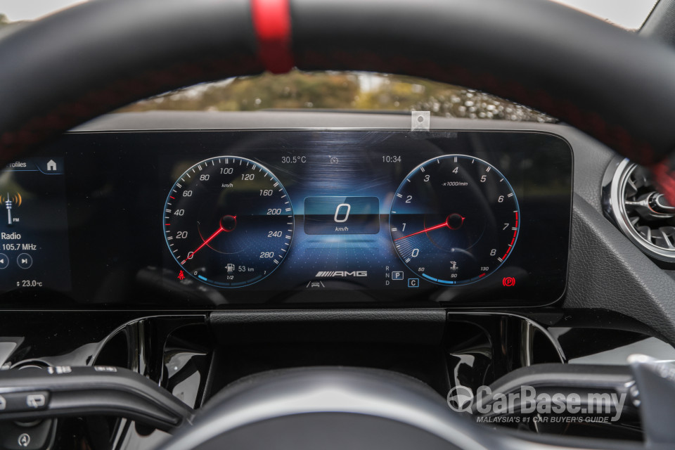 Mercedes-Benz AMG GLA H247 (2022) Interior