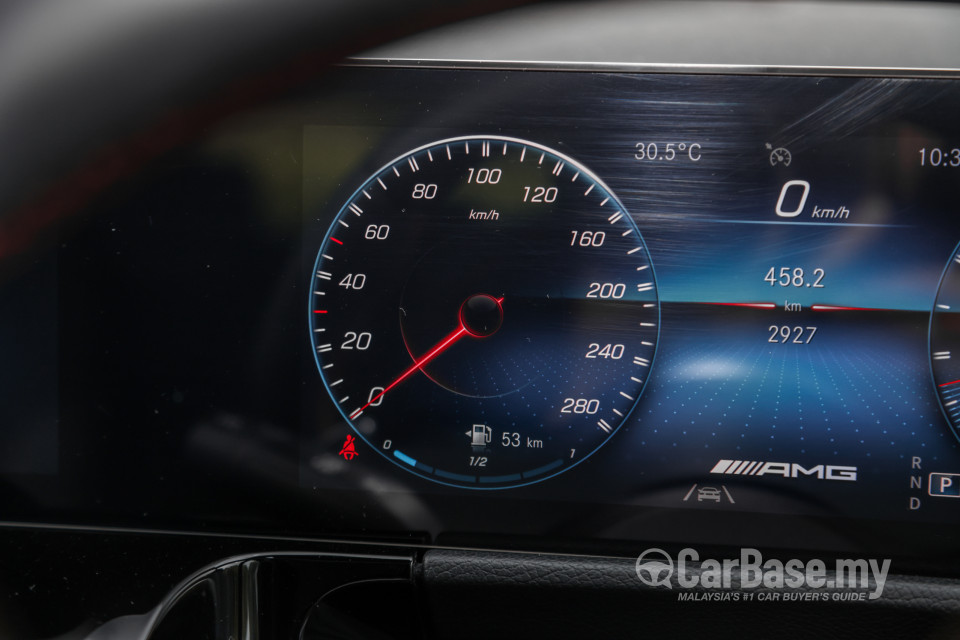 Mercedes-Benz AMG GLA H247 (2022) Interior