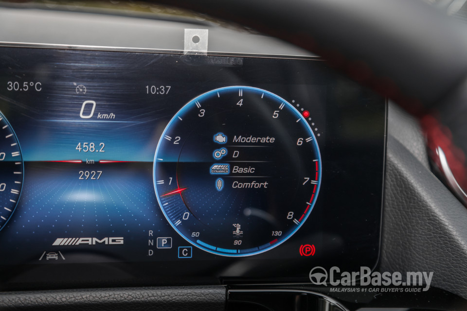 Mercedes-Benz AMG GLA H247 (2022) Interior