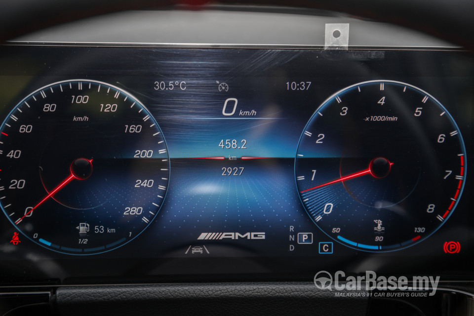 Mercedes-Benz AMG GLA H247 (2022) Interior