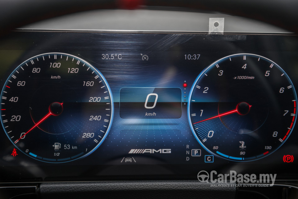 Mercedes-Benz AMG GLA H247 (2022) Interior