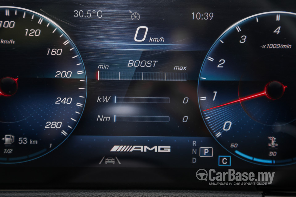 Mercedes-Benz AMG GLA H247 (2022) Interior