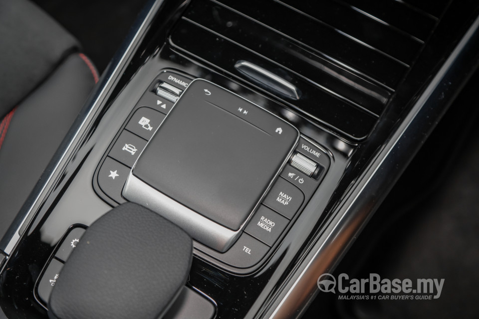 Mercedes-Benz AMG GLA H247 (2022) Interior