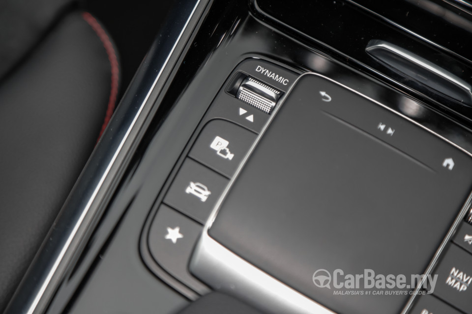 Mercedes-Benz AMG GLA H247 (2022) Interior
