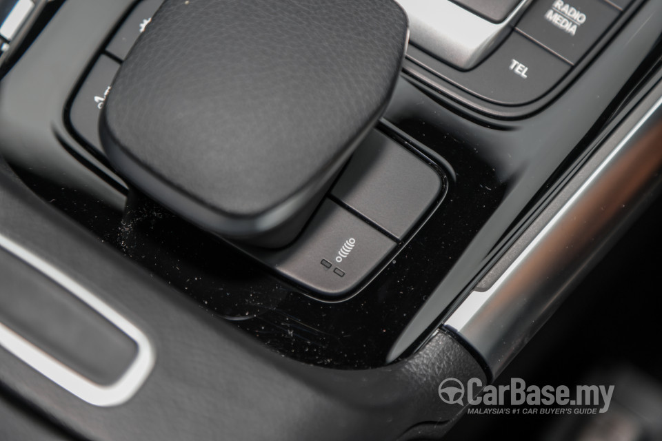 Mercedes-Benz AMG GLA H247 (2022) Interior