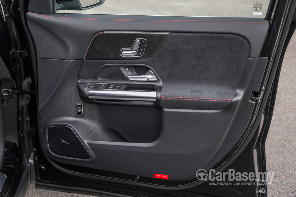Mercedes-Benz AMG GLA H247 (2022) Interior