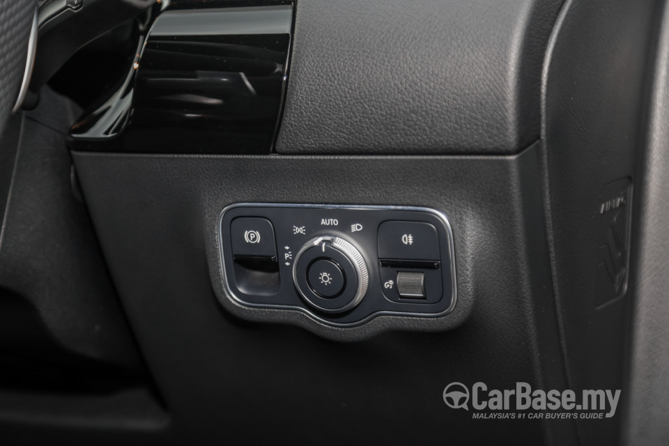 Mercedes-Benz AMG GLA H247 (2022) Interior