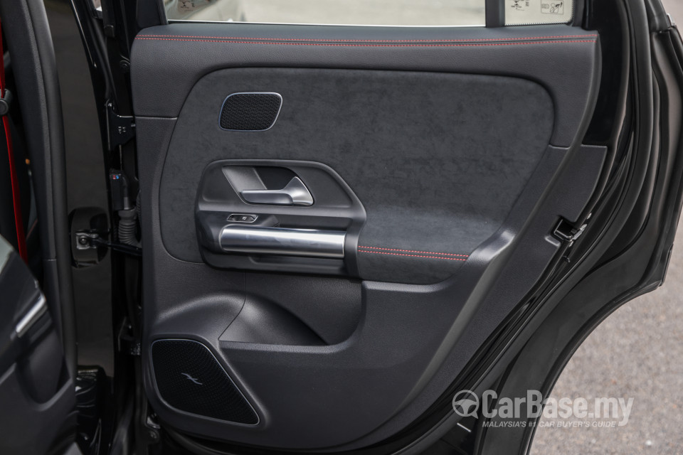 Mercedes-Benz AMG GLA H247 (2022) Interior