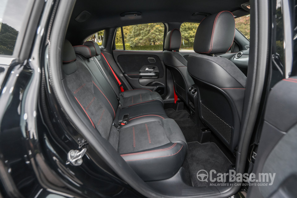 Mercedes-Benz AMG GLA H247 (2022) Interior