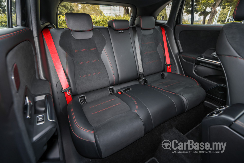Mercedes-Benz AMG GLA H247 (2022) Interior