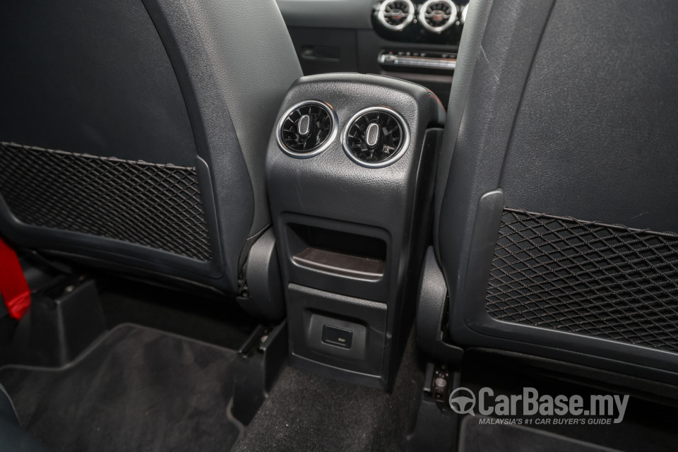 Mercedes-Benz AMG GLA H247 (2022) Interior