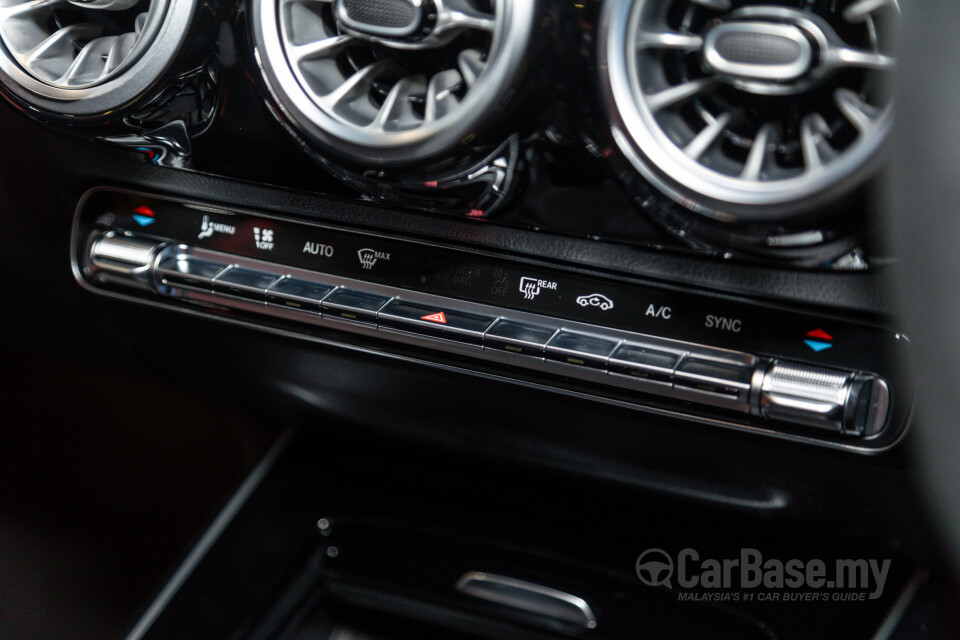 Mercedes-Benz AMG GLA H247 Facelift (2024) Interior