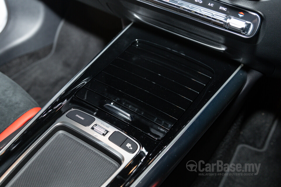 Mercedes-Benz AMG GLA H247 Facelift (2024) Interior