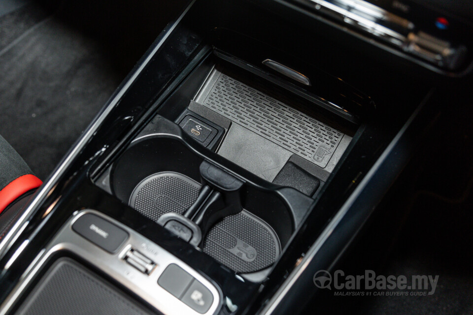 Mercedes-Benz AMG GLA H247 Facelift (2024) Interior