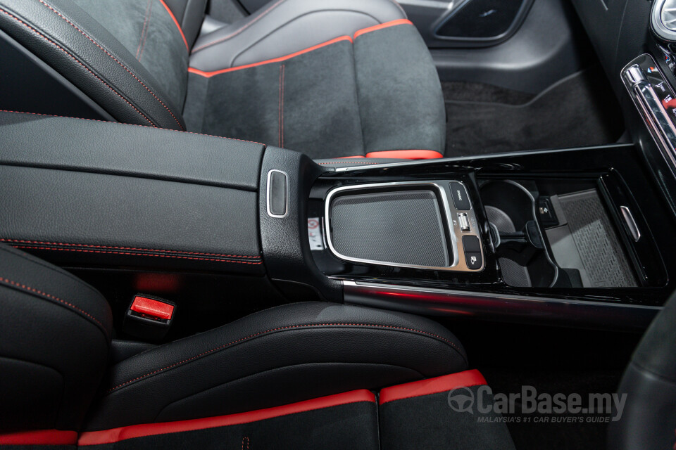 Mercedes-Benz AMG GLA H247 Facelift (2024) Interior