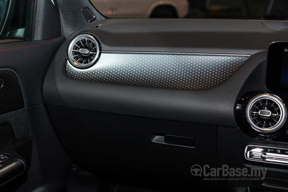 Mercedes-Benz AMG GLA H247 Facelift (2024) Interior