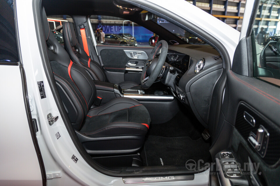 Mercedes-Benz AMG GLA H247 Facelift (2024) Interior