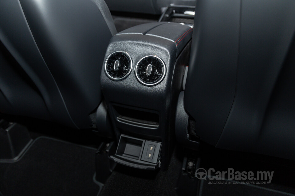 Mercedes-Benz AMG GLA H247 Facelift (2024) Interior