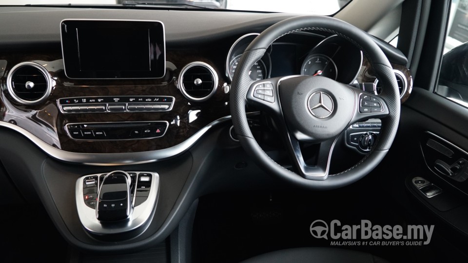 Mercedes-Benz V-Class W447 (2015) Interior