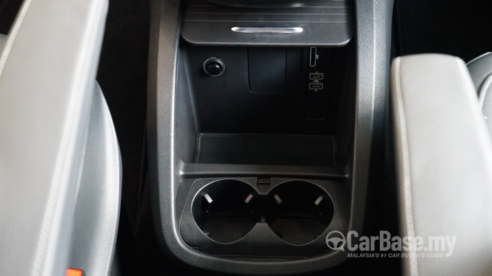 Mercedes-Benz V-Class W447 (2015) Interior