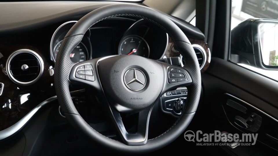 Mercedes-Benz V-Class W447 (2015) Interior
