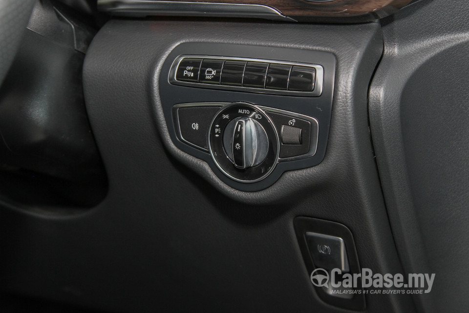 Mercedes-Benz V-Class W447 (2015) Interior
